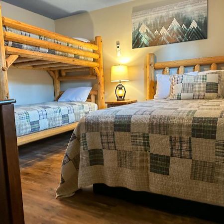Lone Fir Resort Cougar Luaran gambar