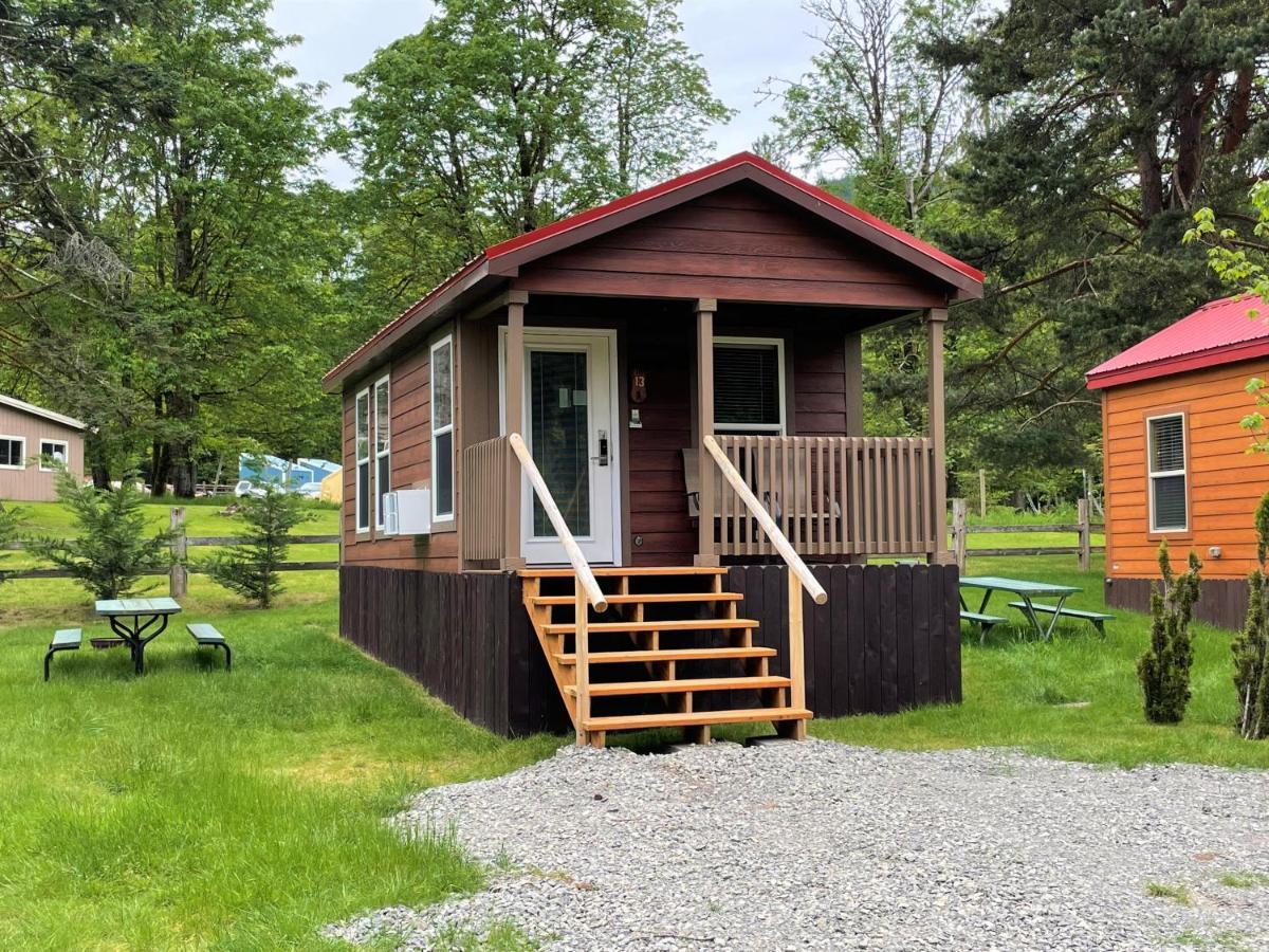 Lone Fir Resort Cougar Luaran gambar