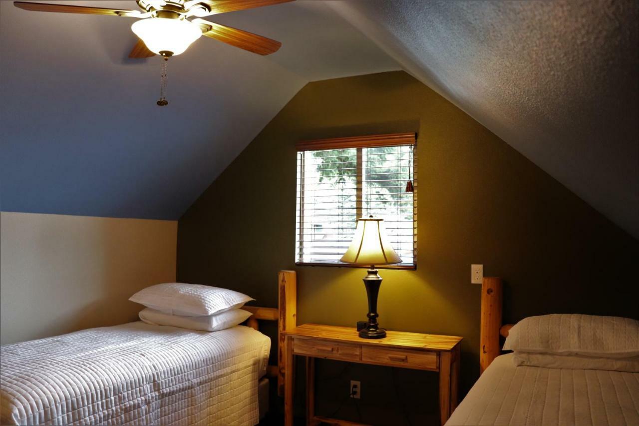 Lone Fir Resort Cougar Luaran gambar