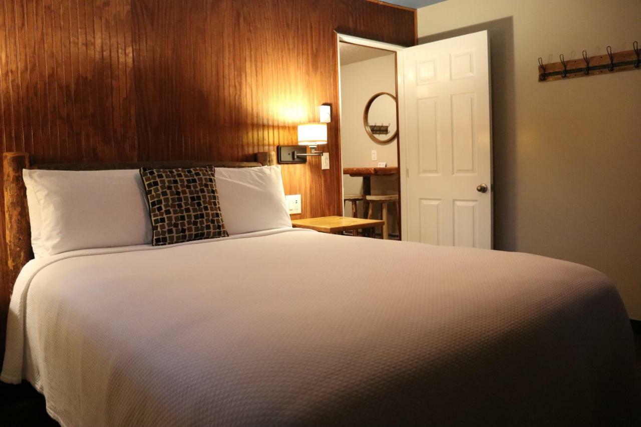 Lone Fir Resort Cougar Luaran gambar