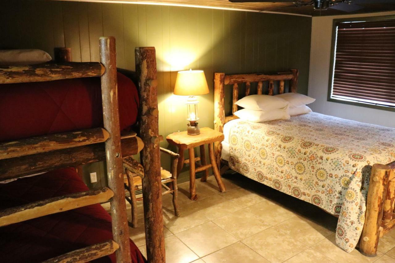 Lone Fir Resort Cougar Luaran gambar