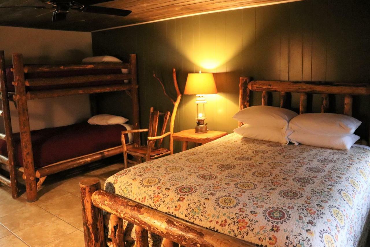 Lone Fir Resort Cougar Luaran gambar