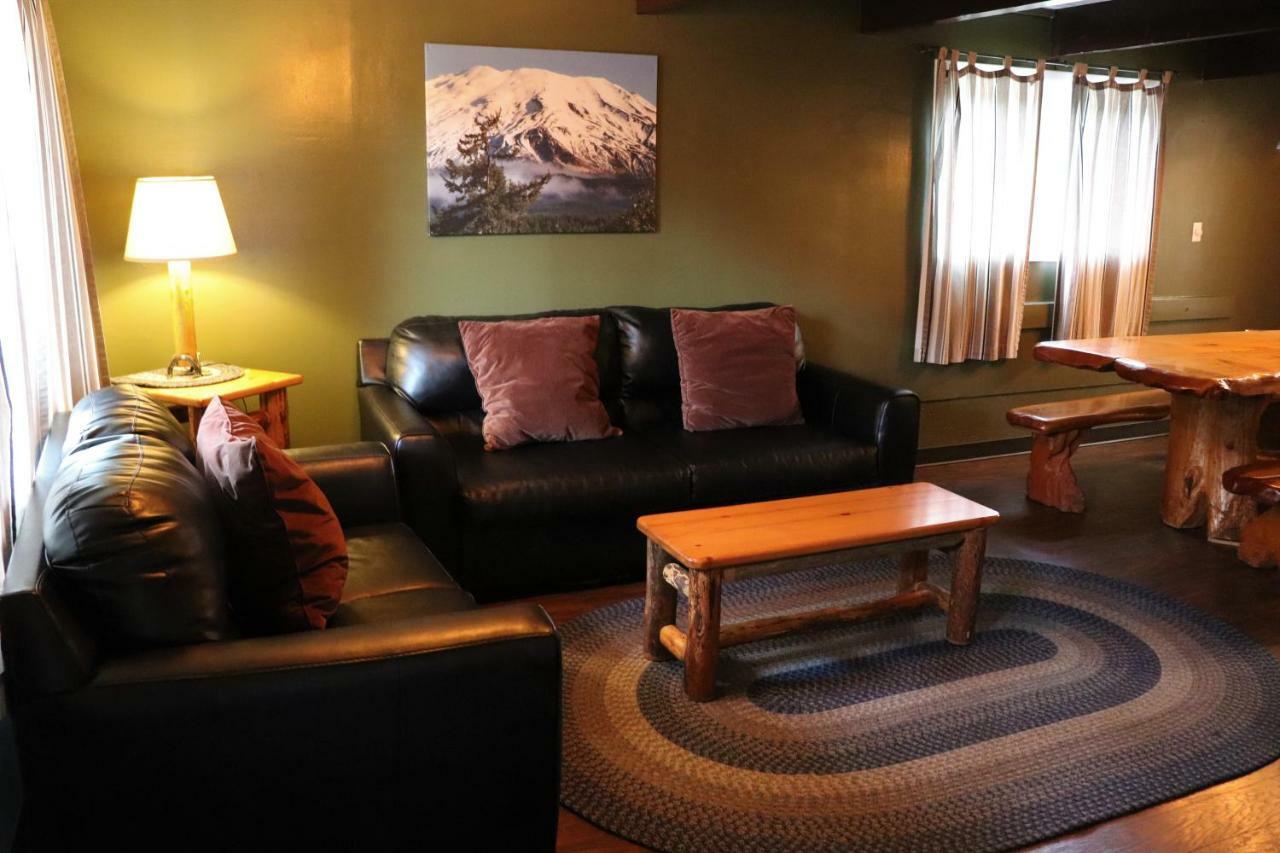 Lone Fir Resort Cougar Luaran gambar