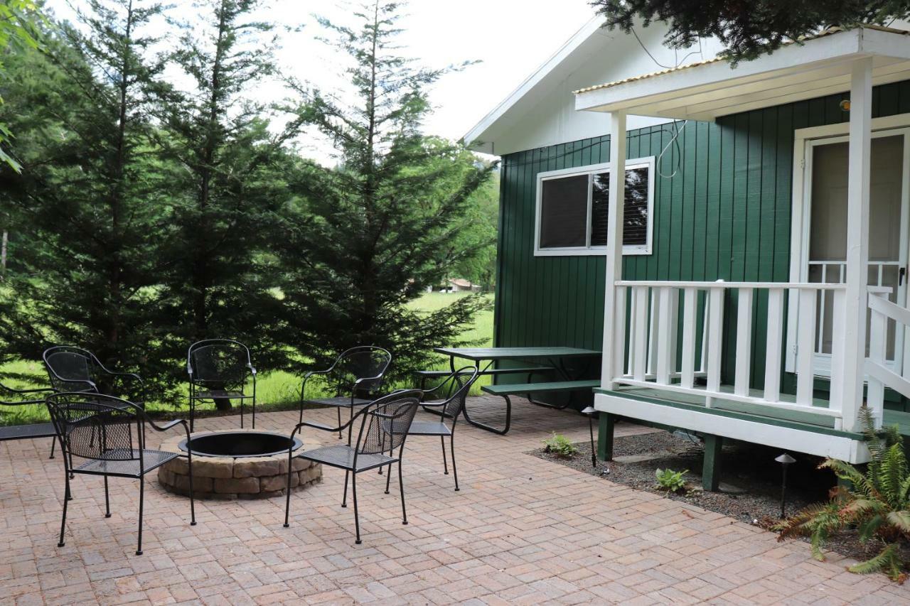 Lone Fir Resort Cougar Luaran gambar