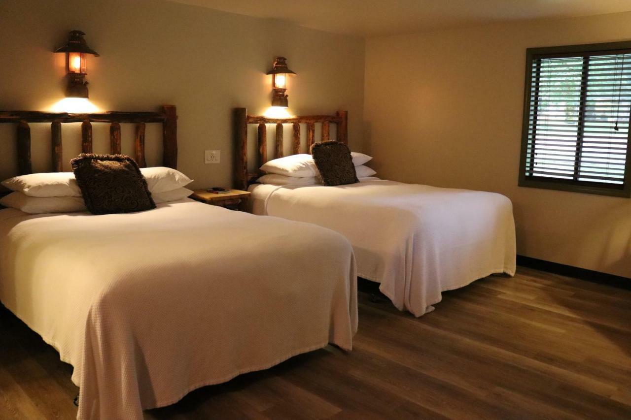 Lone Fir Resort Cougar Luaran gambar