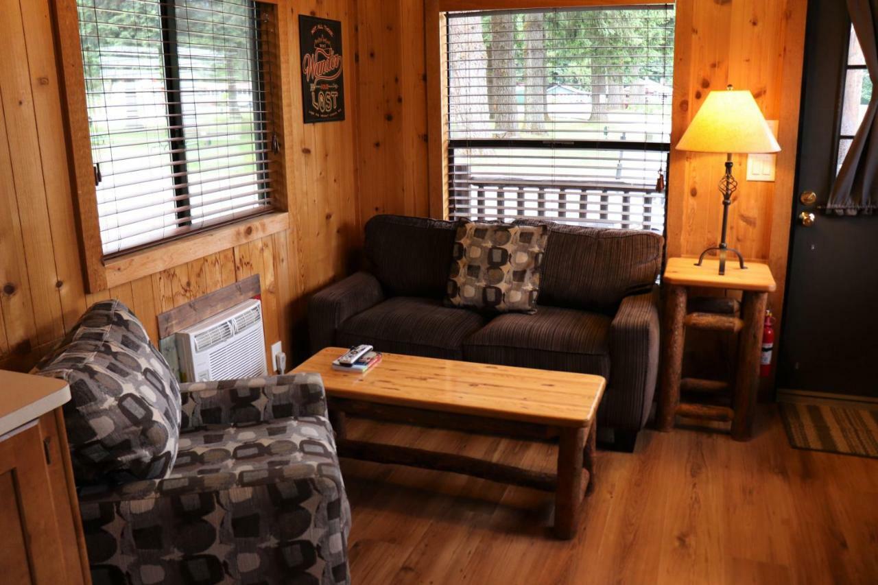 Lone Fir Resort Cougar Luaran gambar
