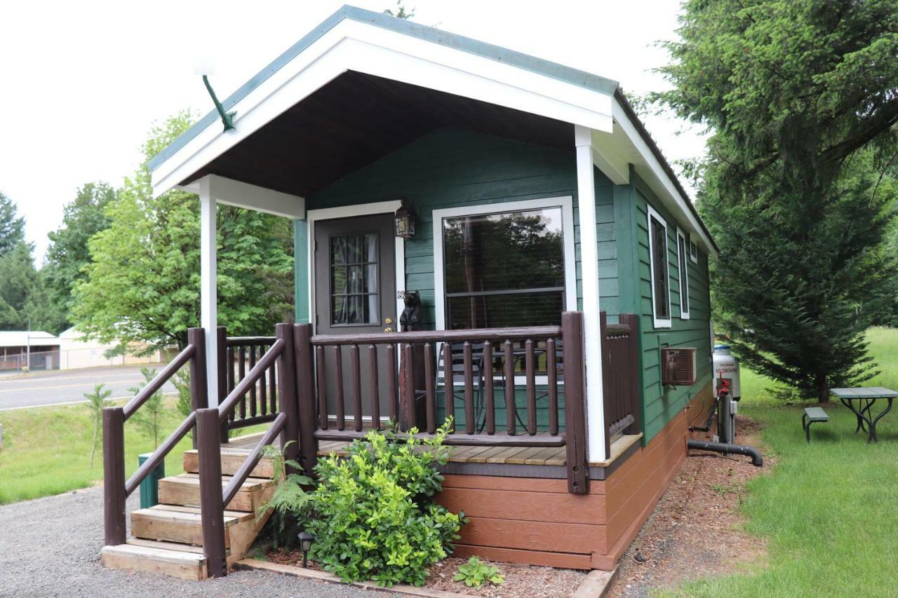 Lone Fir Resort Cougar Luaran gambar