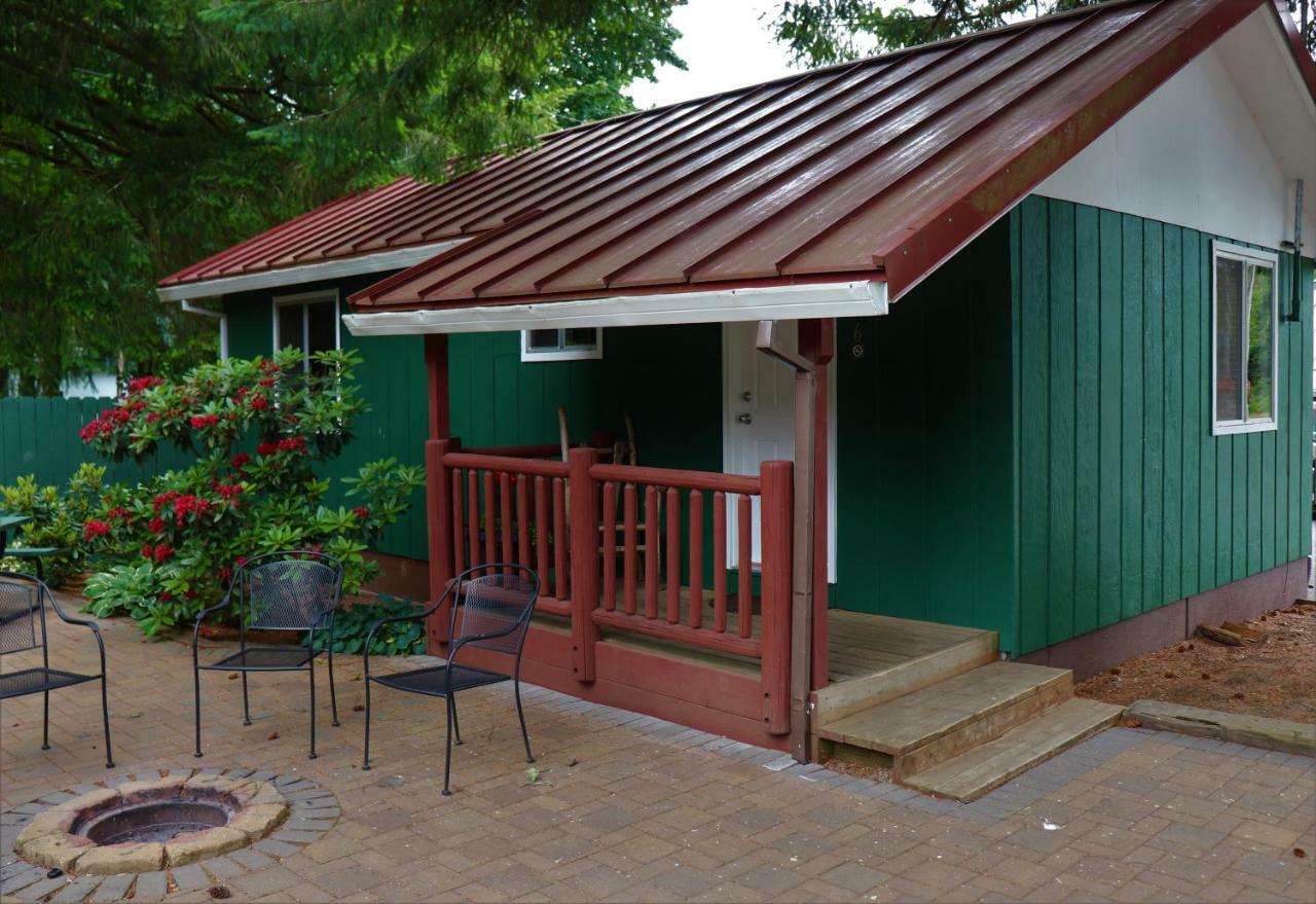 Lone Fir Resort Cougar Luaran gambar