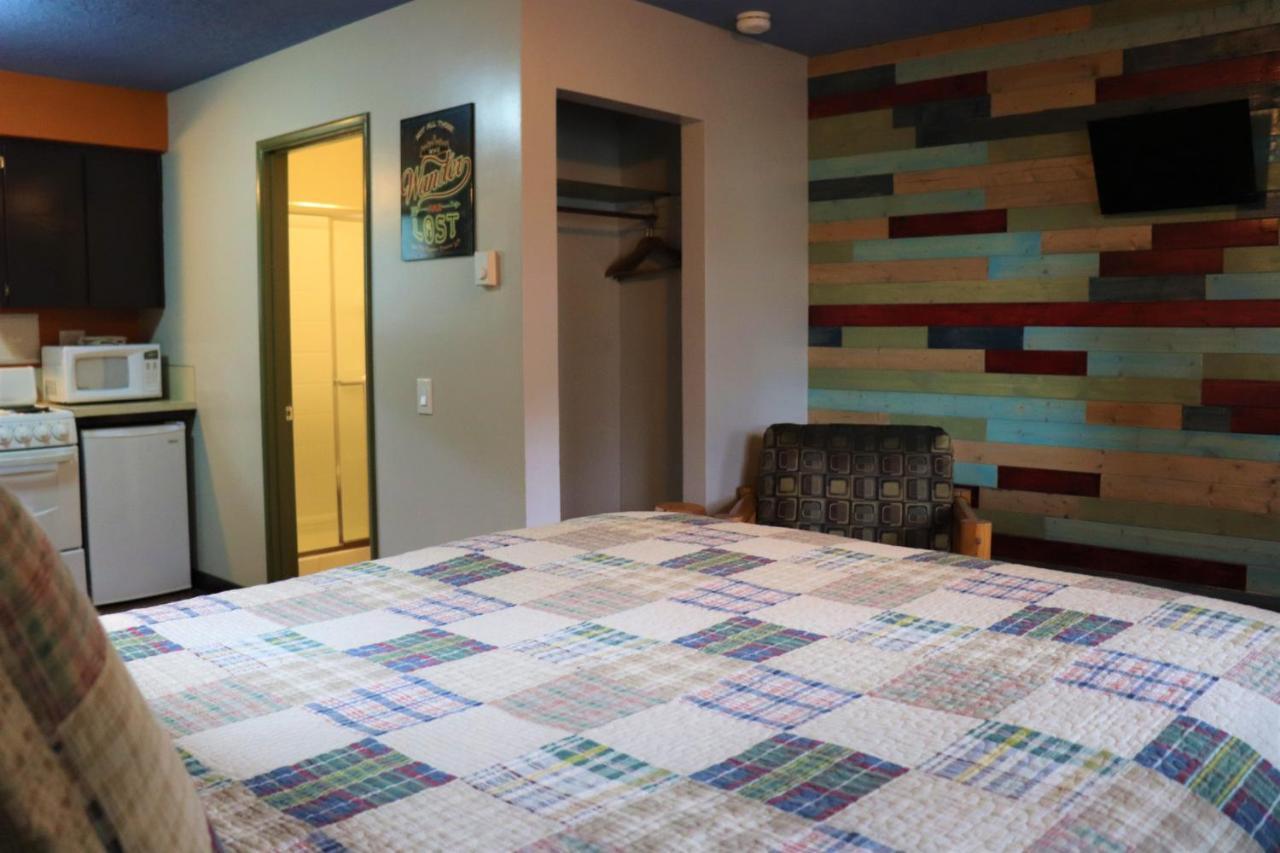 Lone Fir Resort Cougar Luaran gambar