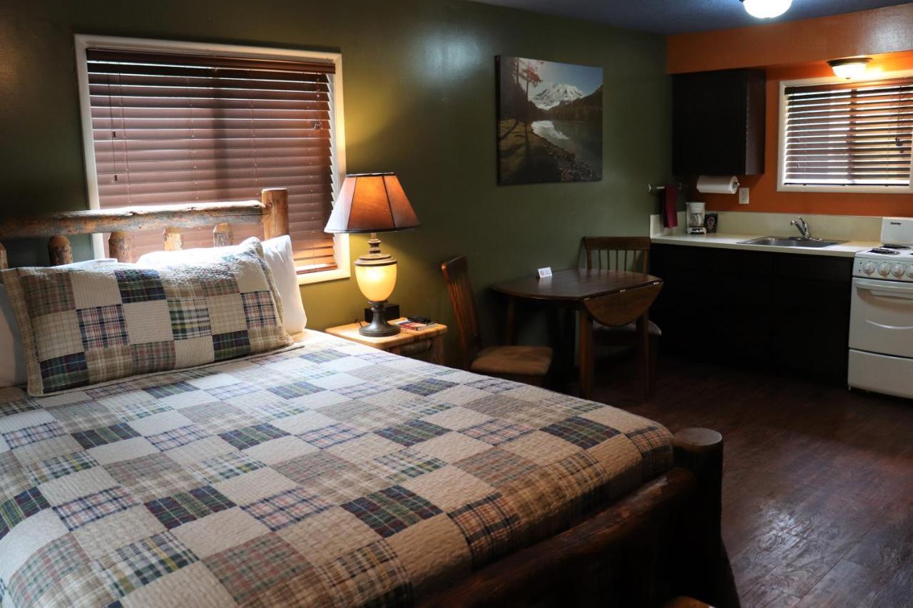 Lone Fir Resort Cougar Luaran gambar