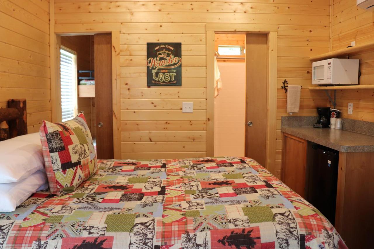 Lone Fir Resort Cougar Luaran gambar