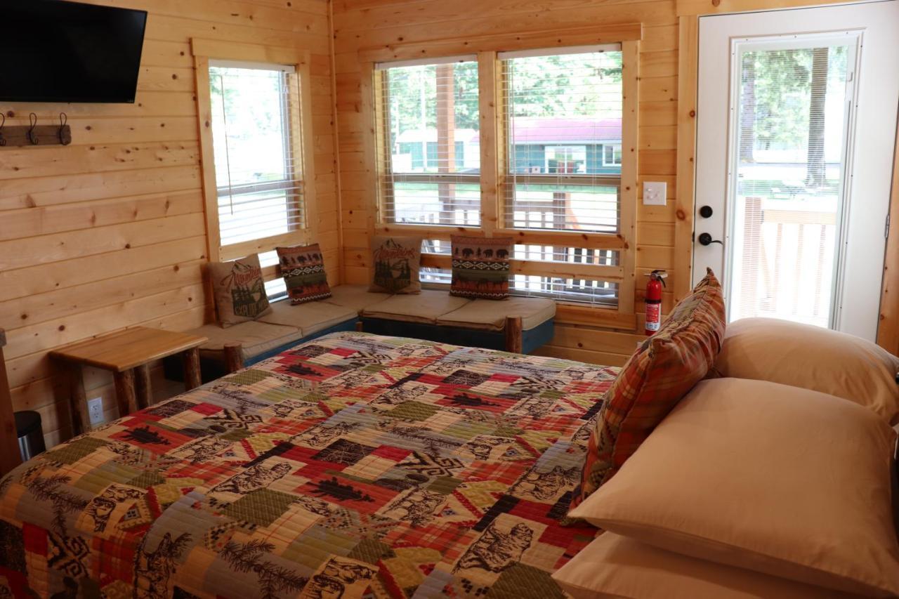 Lone Fir Resort Cougar Luaran gambar