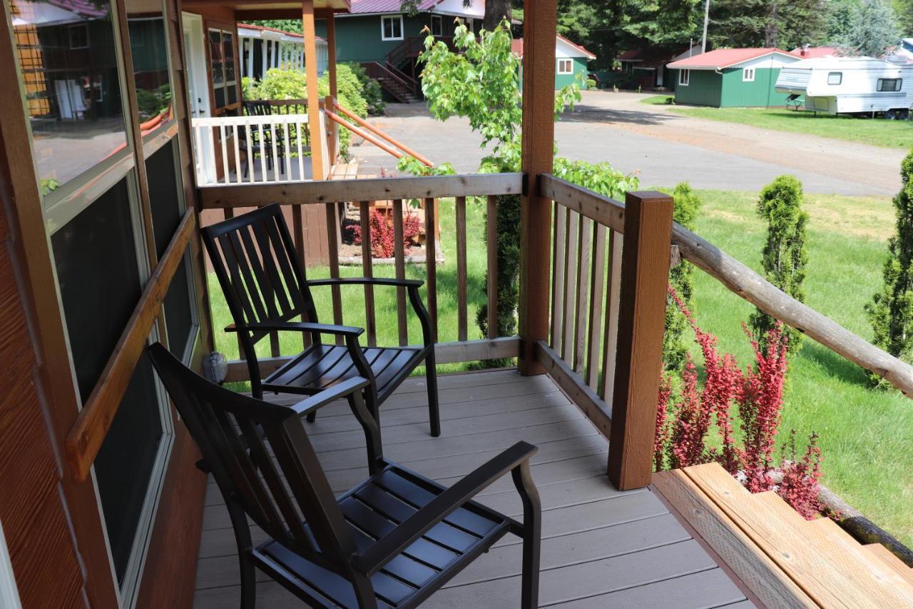 Lone Fir Resort Cougar Luaran gambar